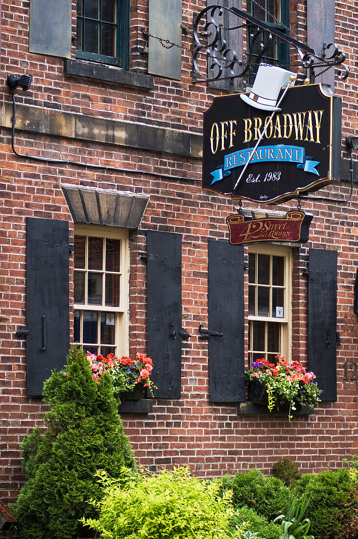 Das Restaurant Off Broadway im historischen Viertel von Charlottetown, Prince Edward Island, Kanada.