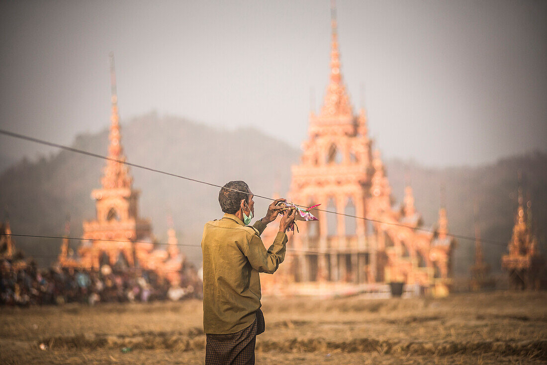 Mrauk U, Dung Bwe Festival für das Ableben eines wichtigen buddhistischen Mönchs, Rakhine State, Myanmar (Burma)