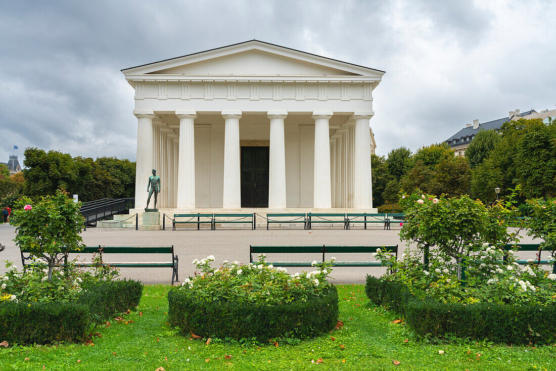 Temple of Theseus (Theseustempel), Volksgarten park, Vienna, Austria, Europe