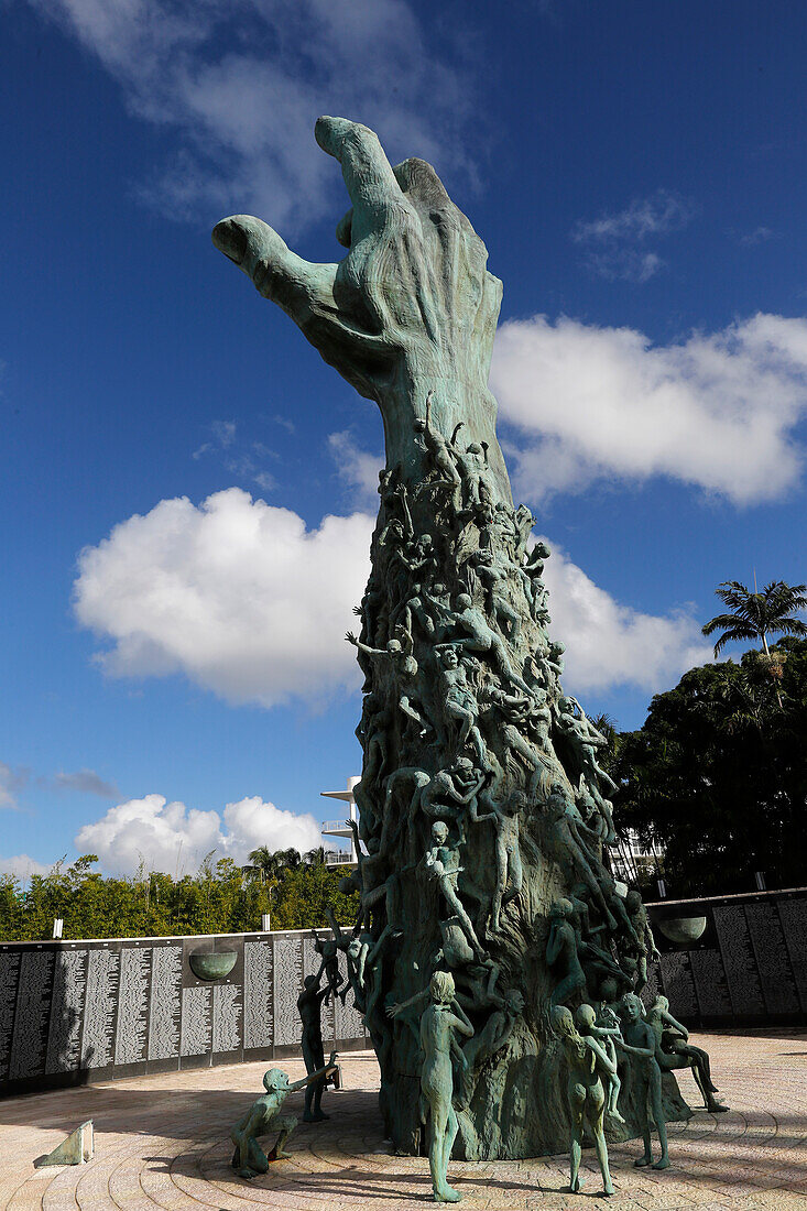 The Sculpture of Love and Anguish, das Herzstück des jüdischen Holocaust-Mahnmals, von Kenneth Treister, Miami Beach, Miami, Florida, Vereinigte Staaten von Amerika, Nordamerika