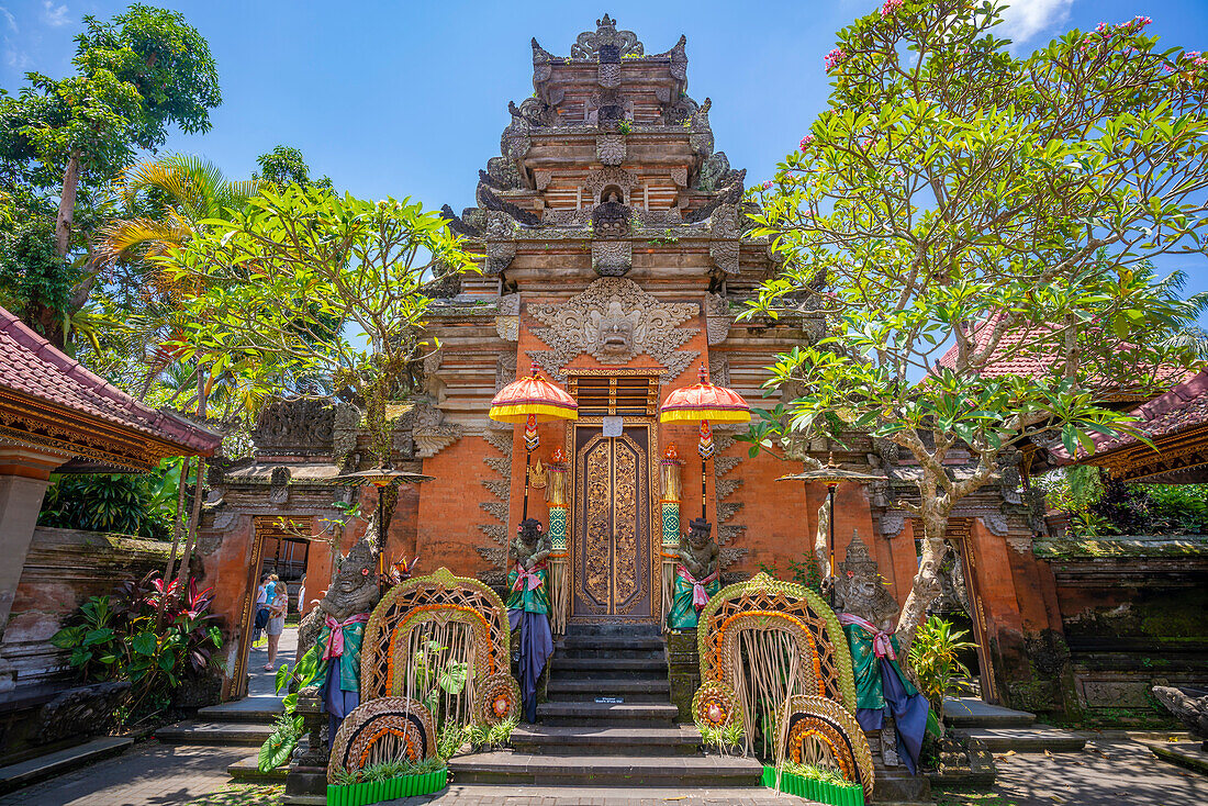 Blick auf den Ubud-Palast, Puri Saren Agung-Tempel, Ubud, Kabupaten Gianyar, Bali, Indonesien, Südostasien, Asien