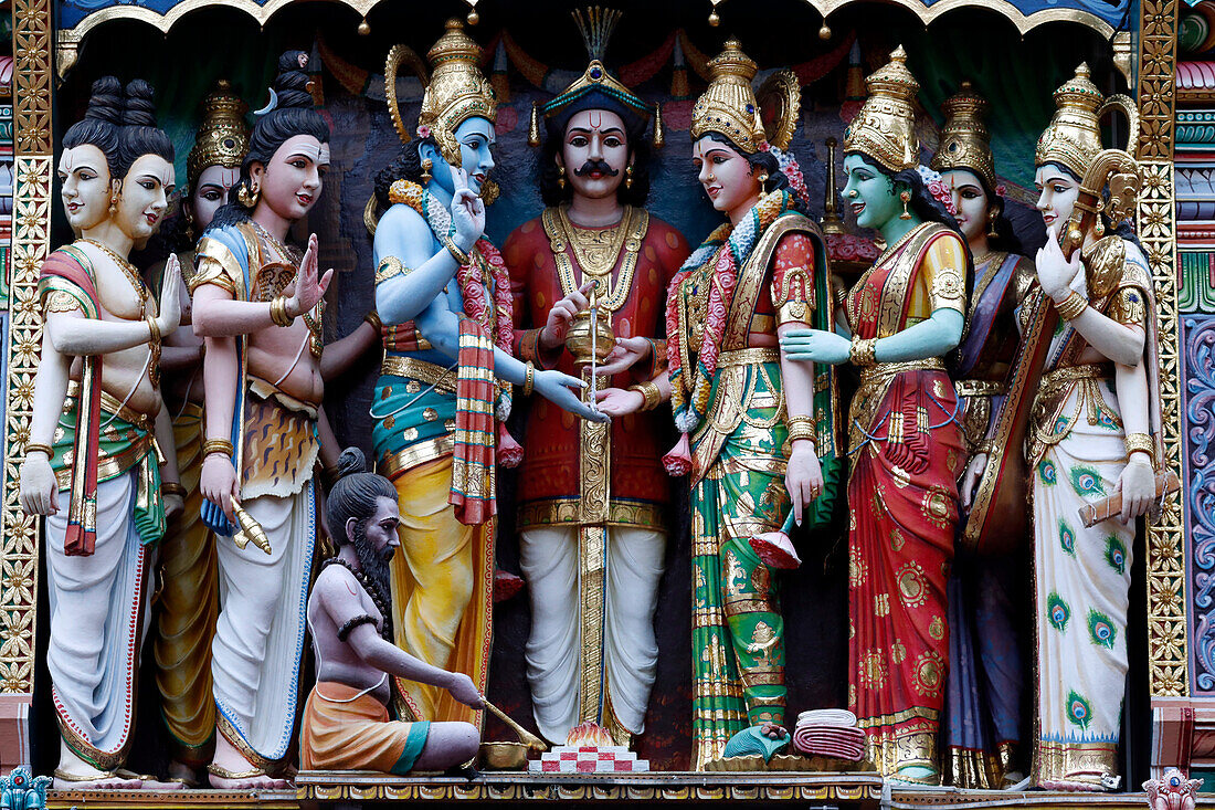 Sri-Krishnan-Hindu-Tempel, Hindu-Gottheiten auf dem Gopuram, Singapur, Südostasien, Asien