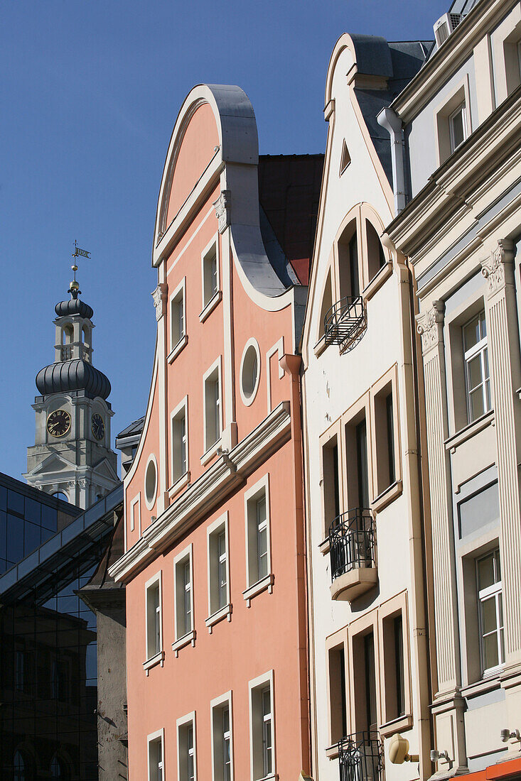 Häuser entlang der Straße Tirgonu Iela in der Altstadt