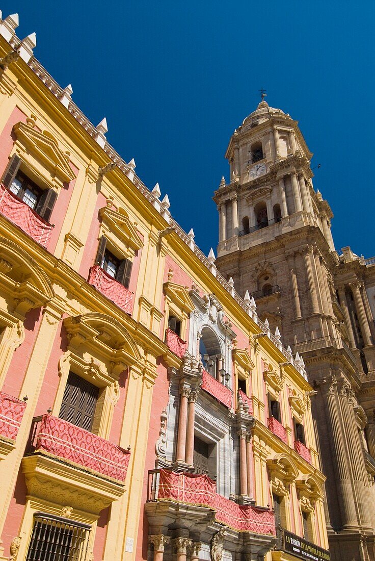 Palacio Episcopal And Cathedral