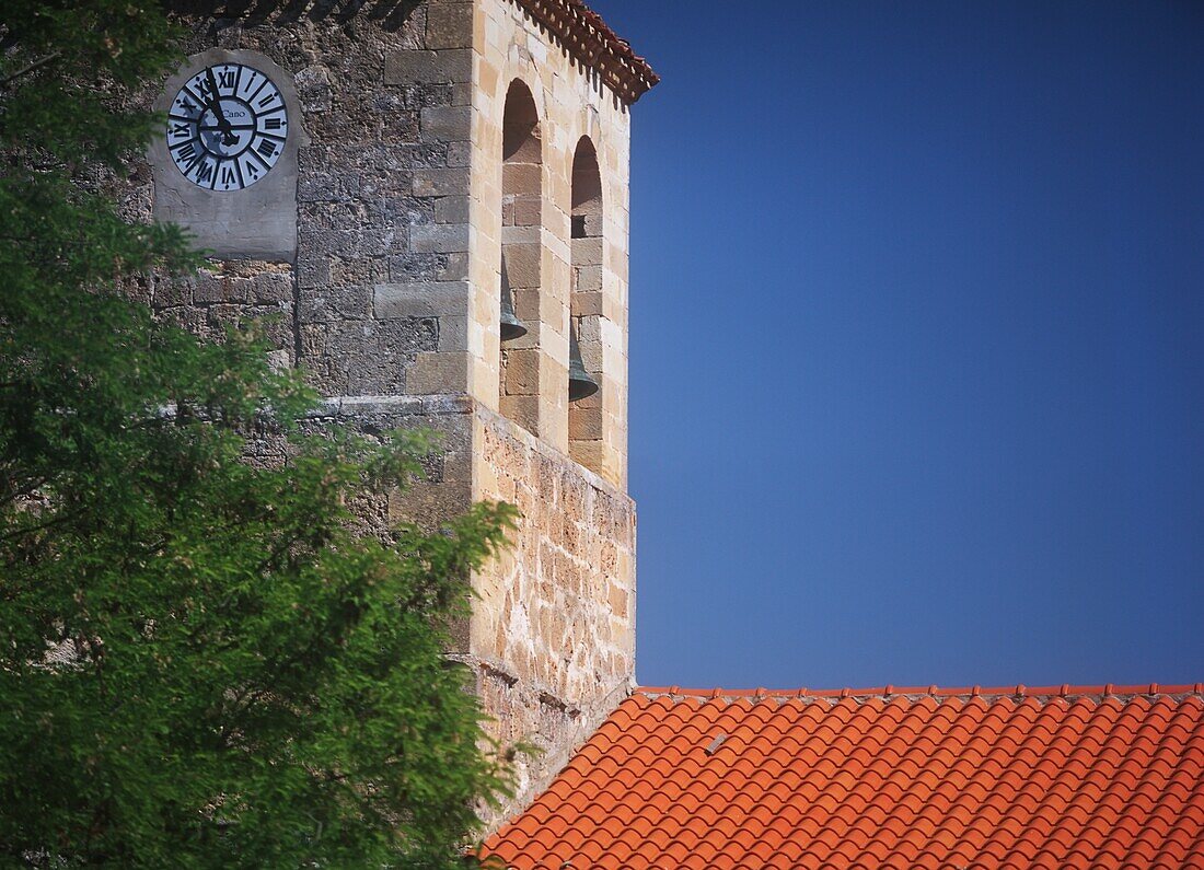 Detail einer kleinen Kirche