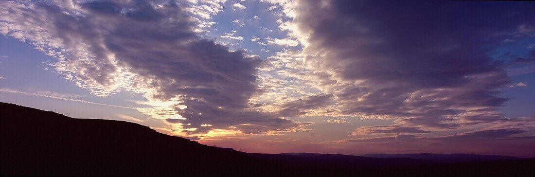 Sonnenuntergang über dem Rombauds Moor, in der Nähe von Ilkley