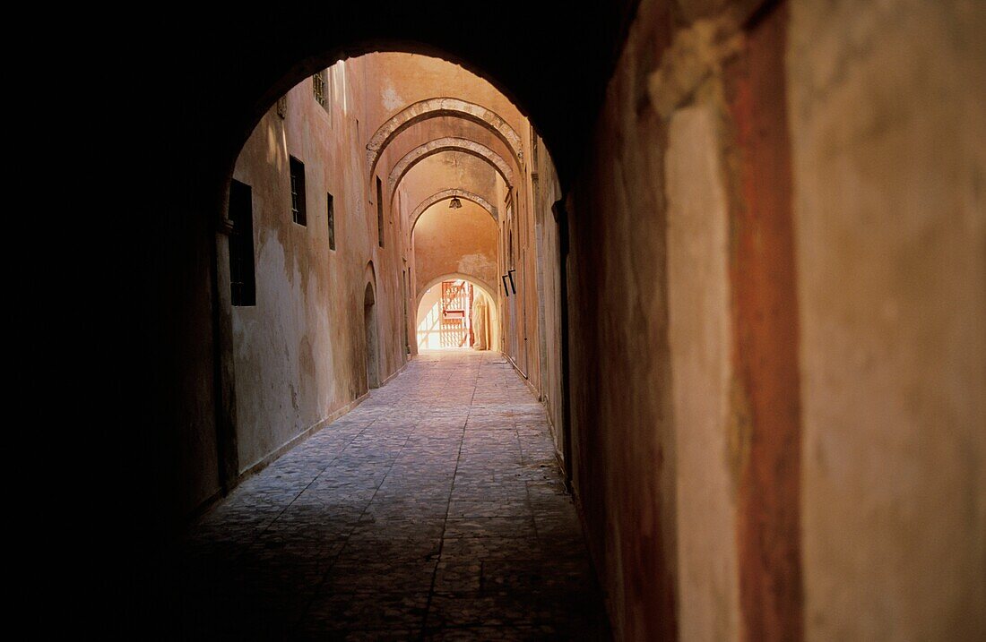 Durchgang in der Roten Burg von Assai Al-Hamra