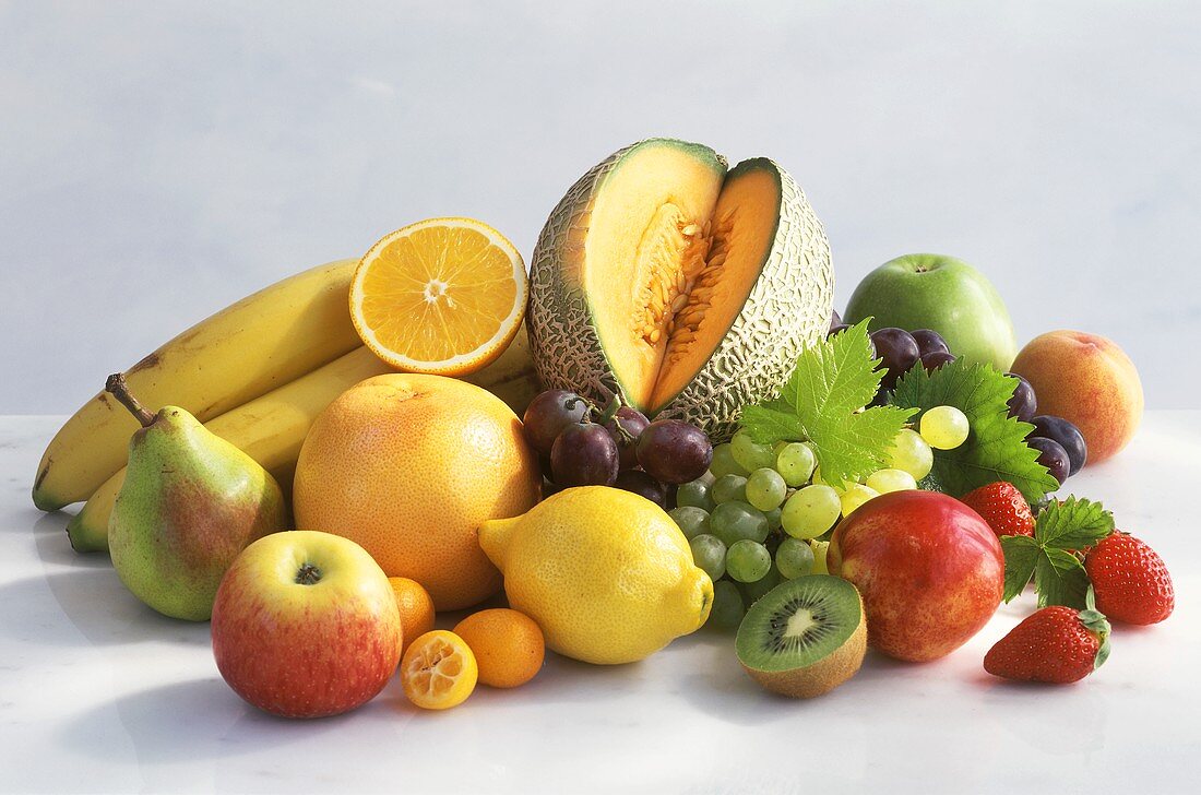 Obst, Früchte & Netzmelone auf Haufen