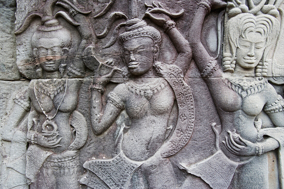Verzierte Schnitzereien an den Wänden des Bayon-Tempels, Angkor, Siem Reap, Kambodscha