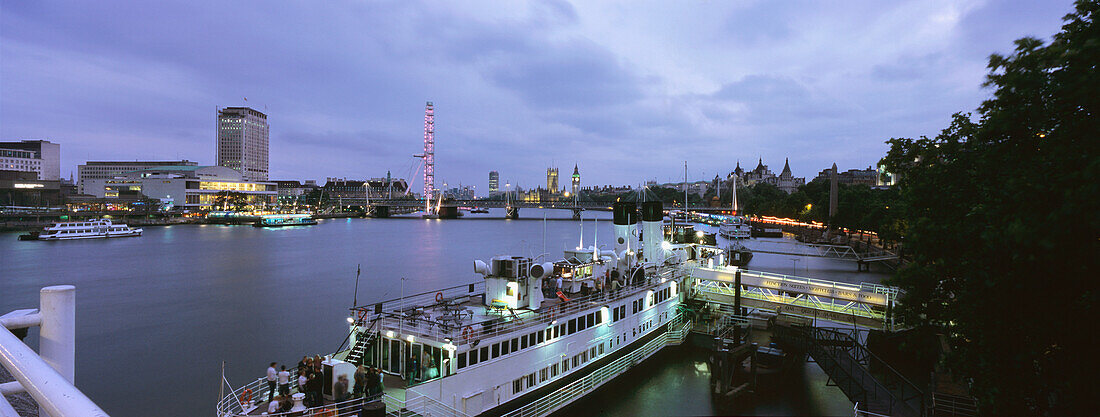 Londoner Skyline von der Waterloo-Brücke aus gesehen, England,Großbritannien