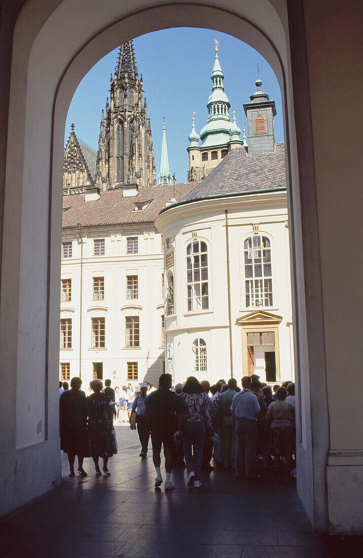 Eingang zum Burghof, Prag, Tschechische Republik.