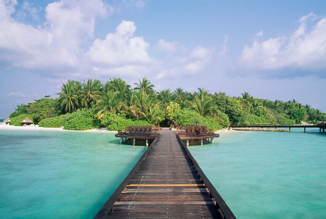 Steg zur Insel Malediven