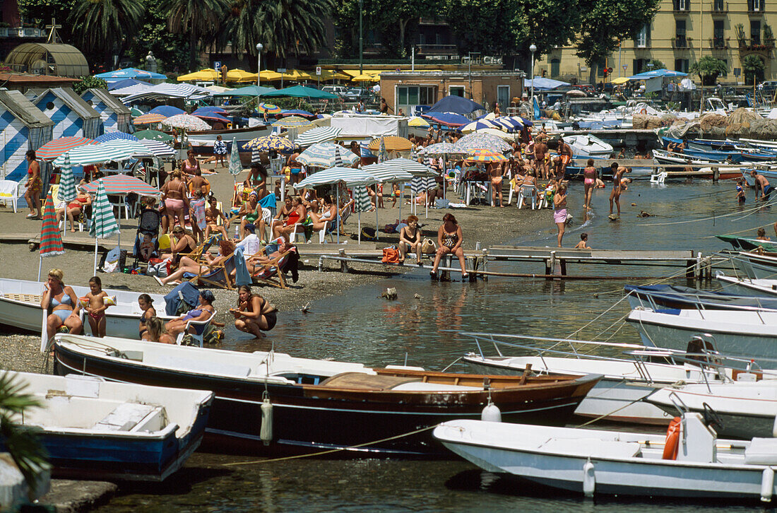 Hafen von Mergellina