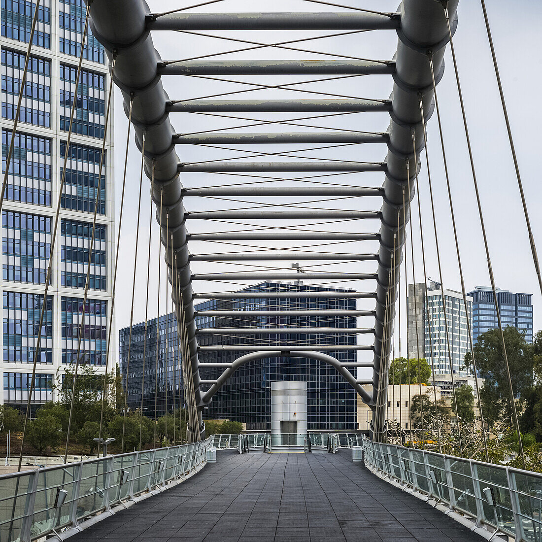 Hakirya-Brücke; Tel Aviv, Israel.