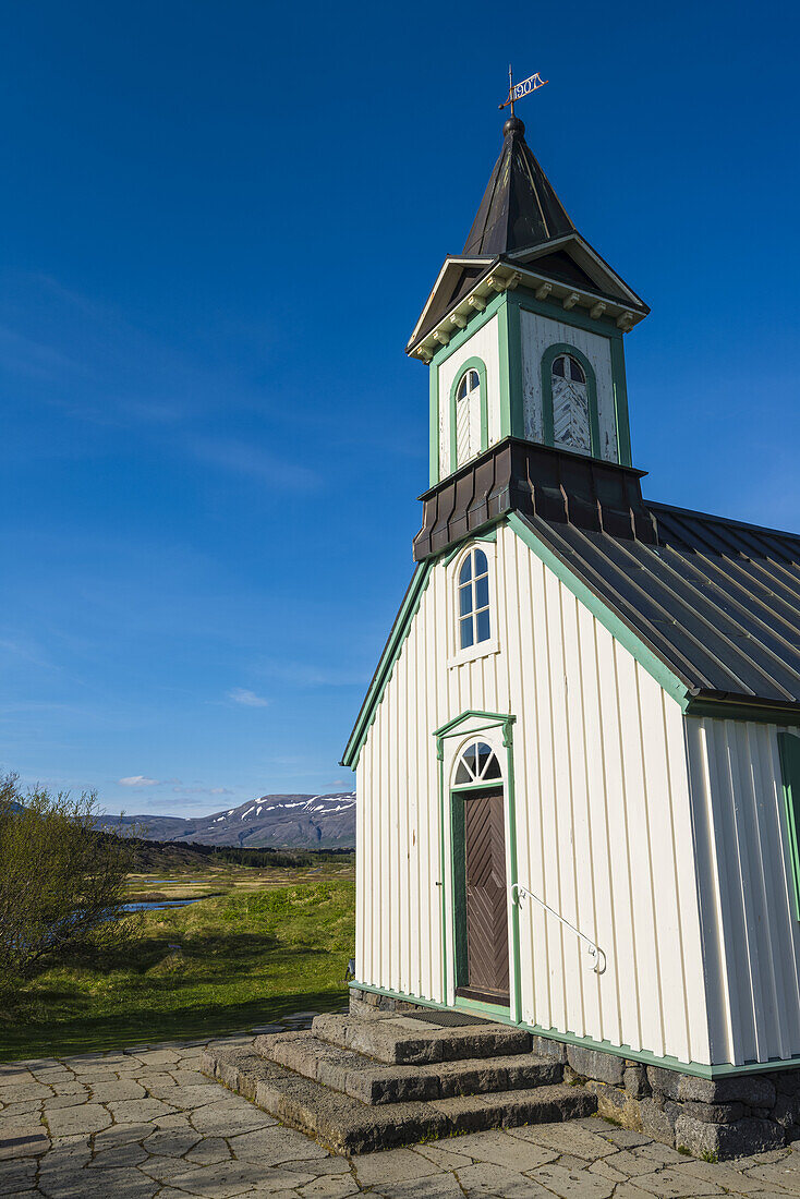 Kleine Kirche auf dem Lande; Thingvellir, Island