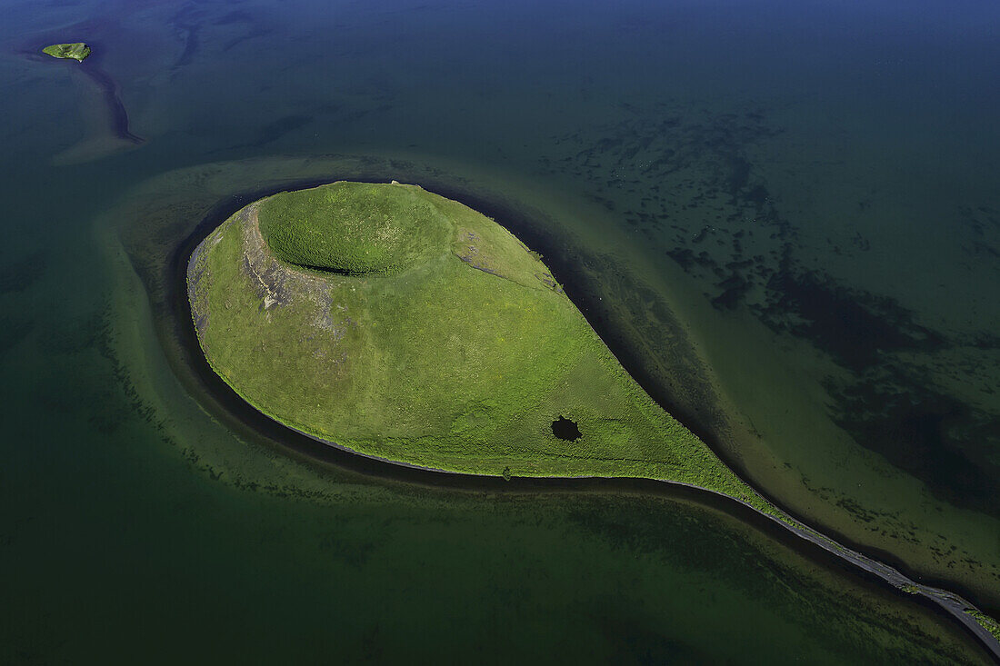 Erloschener Vulkan im Myvatn-See, Nordisland; Island