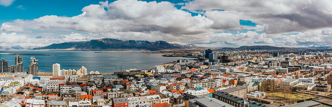 Panoramablick auf Reykjav?k, von der Spitze der Hallgrimskirkja; Reykjavik, Island