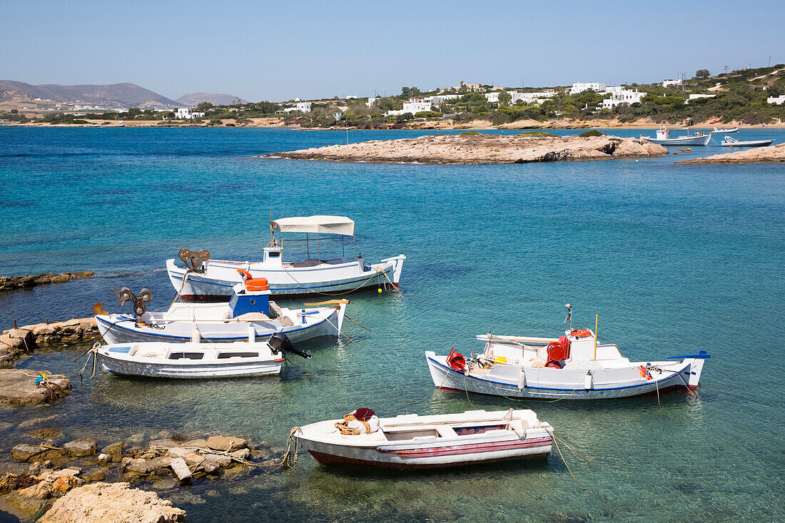 Fischerboote, Santa Maria Beach Area; Paros Insel, Kykladen, Griechenland