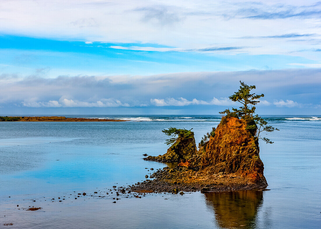 Small land formation off the coast of Oregon in the Pacific Ocean; Oregon, United States of America
