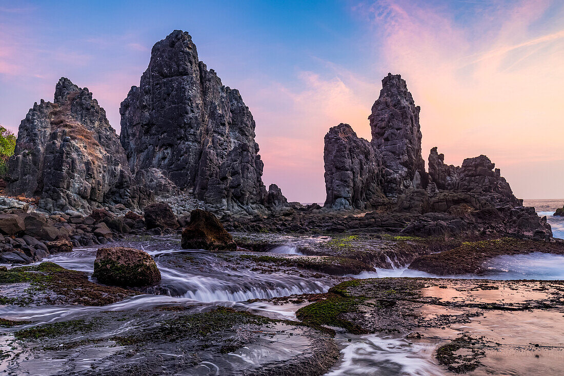 Pengempos, Areguling Strand bei Sonnenuntergang; Lombok, Indonesien