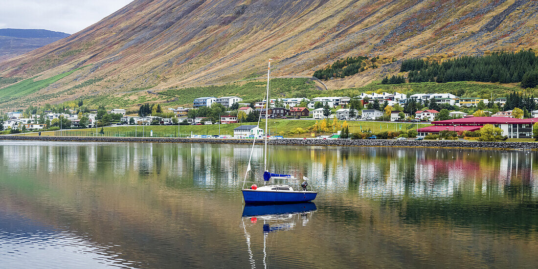 Stadt Isafjorour, in der Gemeinde Isafjaroarbaer; Isafjorour, Region Westfjorde, Island.