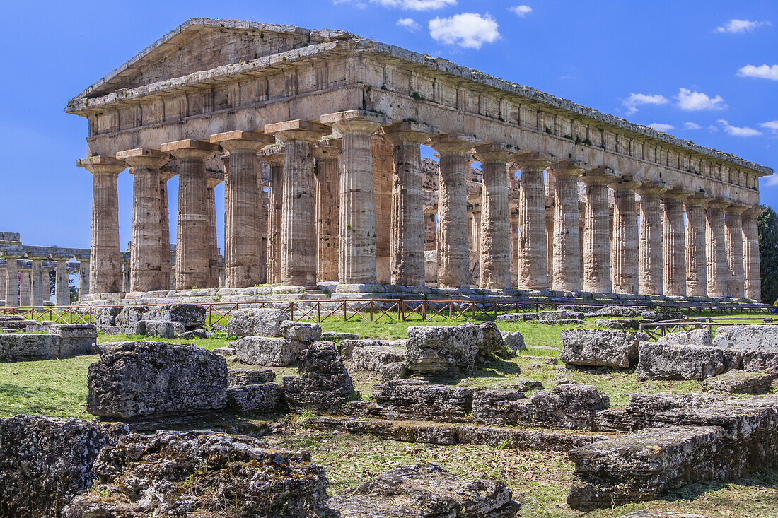 Zweiter Tempel der Hera, antike griechische Tempel von Paestum in Magna Graecia (Süditalien); Paestum, Provinz Salerno, Italien