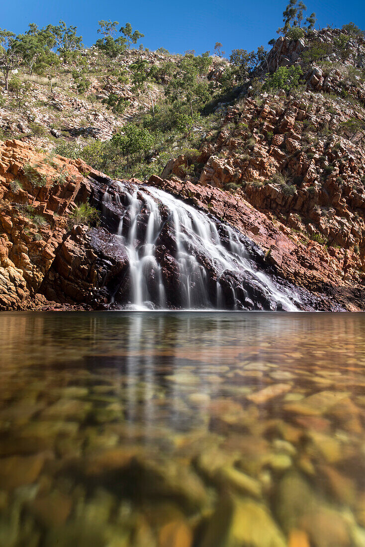 Crocodile Creek-Wasserfall im Yampi Sound in der Kimberley-Region; Westaustralien, Australien.