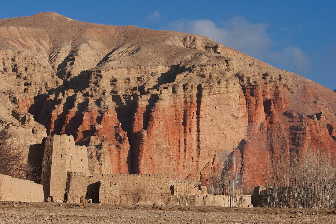 Lehmfort in der Nähe von Sharh-E-Zohak (Die Rote Stadt) am Eingang zum Bamiyan-Tal, Provinz Bamian, Afghanistan