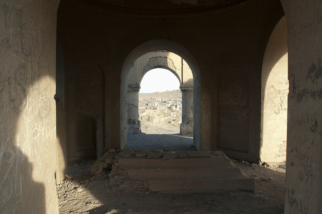 Blick auf Kabul vom Grabmal von Sultan Mohammad auf dem Tapa Maranjan Ridge, Afghanistan