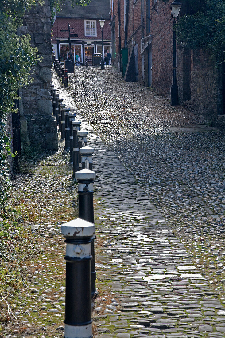 Eine Straße mit Kopfsteinpflaster; Rye Sussex England