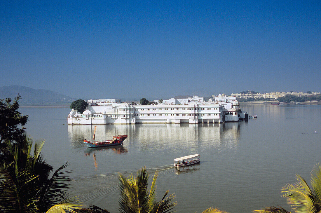 India, Rajasthan, Jag Niwas (Lake Palace) on Lake Pichola; Udaipur