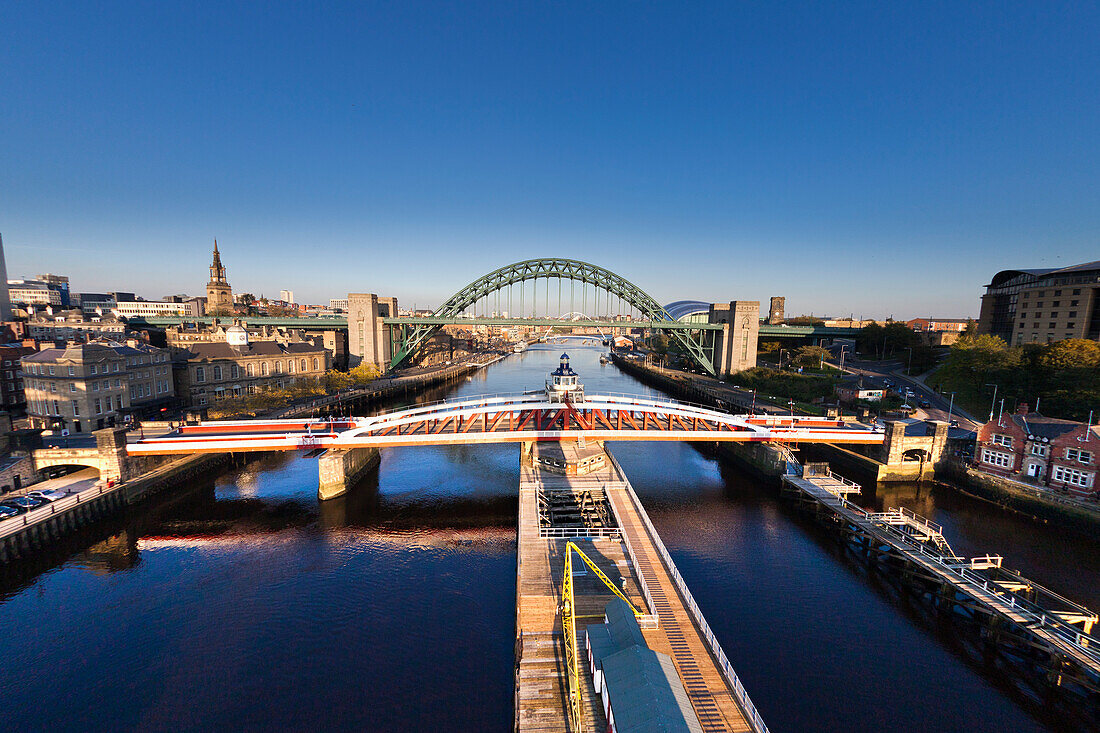 Brücken über den Fluss Tyne; Newcastle Tyne And Wear England