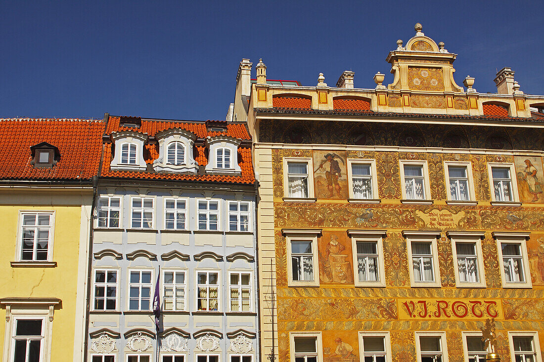 Bunte Gebäude in der Altstadt oder Stare Mesto; Prag Tschechische Republik