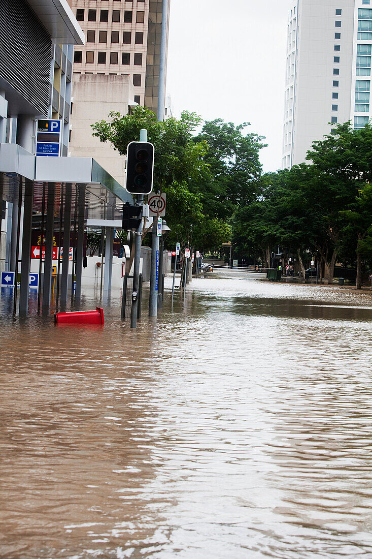 Überschwemmung in einem Stadtgebiet; Brisbane Queensland Australien