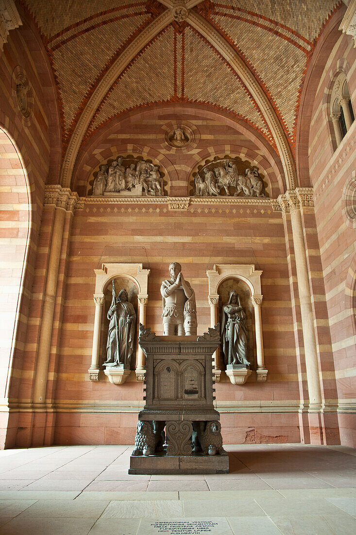 Denkmal des römisch-deutschen Königs Adolf von Nassau; Speyer Rheinland Pfalz Deutschland