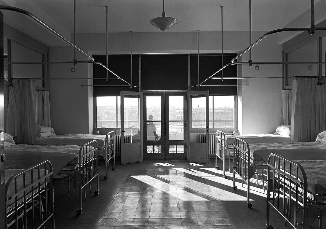 Hospital Ward, Triboro Hospital for Tuberculosis, Jamaica, New York, USA, Gottscho-Schleisner Collection, December 1940