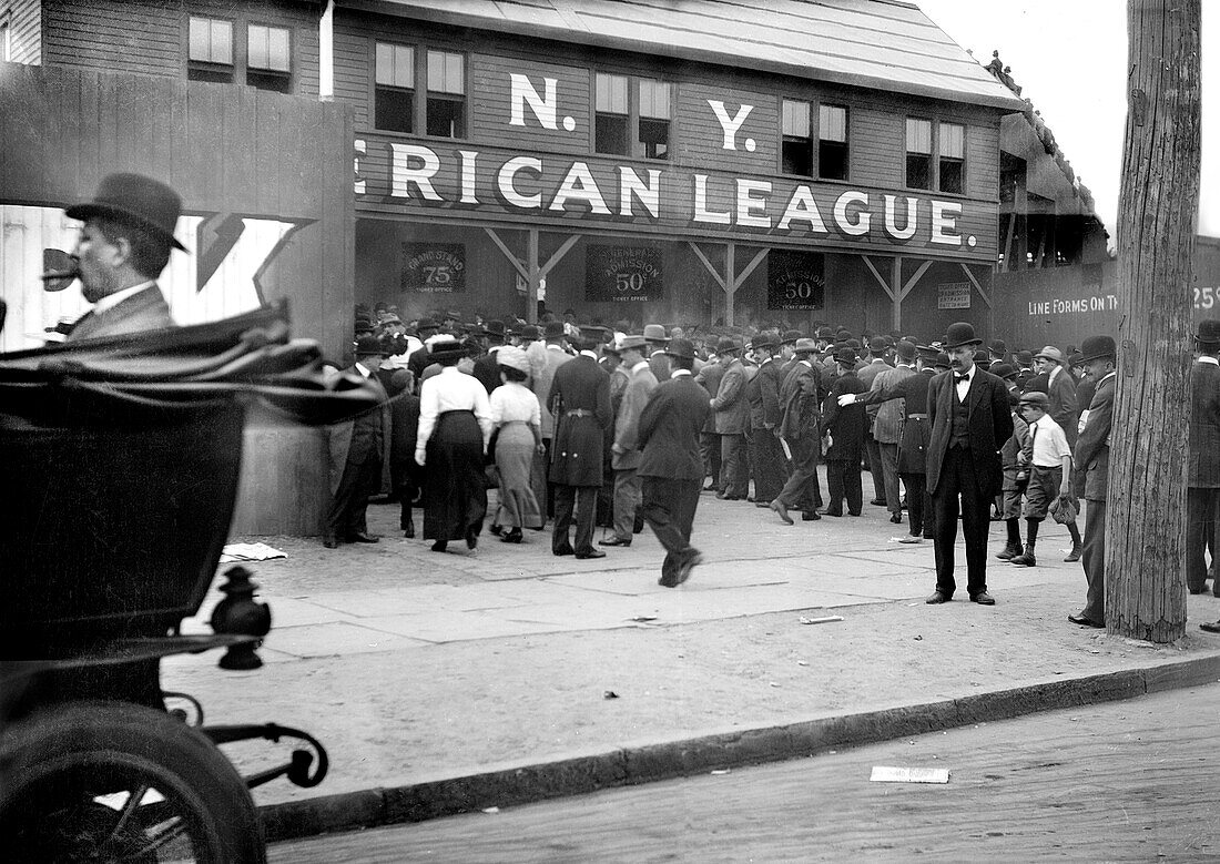 Spectators at Entrance to Hilltop Park aka American League Park, home of the New York Highlanders baseball team, New York City, New York, USA, Bain News Service, 1912