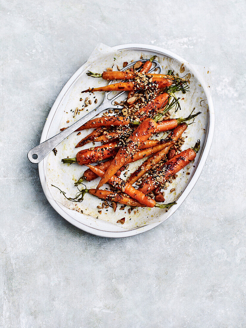 Roast carrots with crunchy seeds and nuts