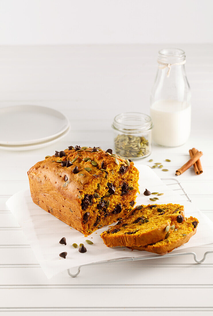 Kürbibrot mit Kernen und Chocolate Chips