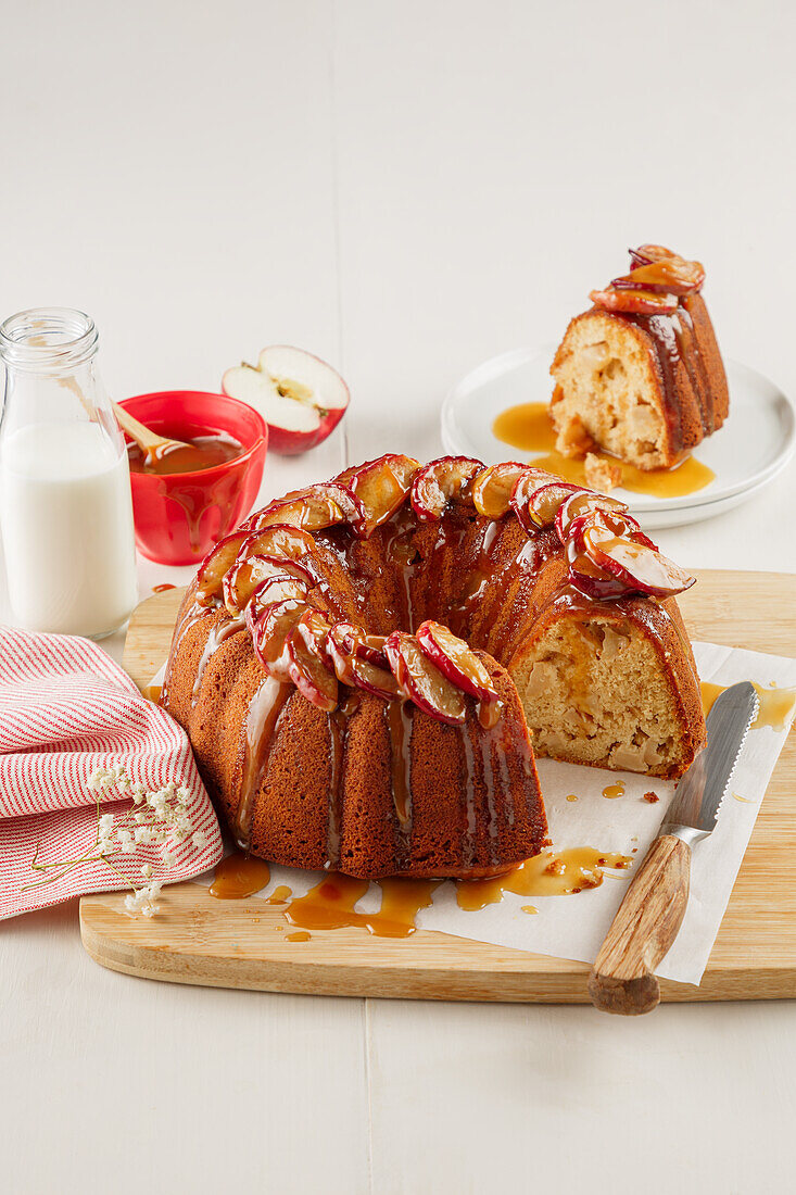 Bundt Cake mit Apfel