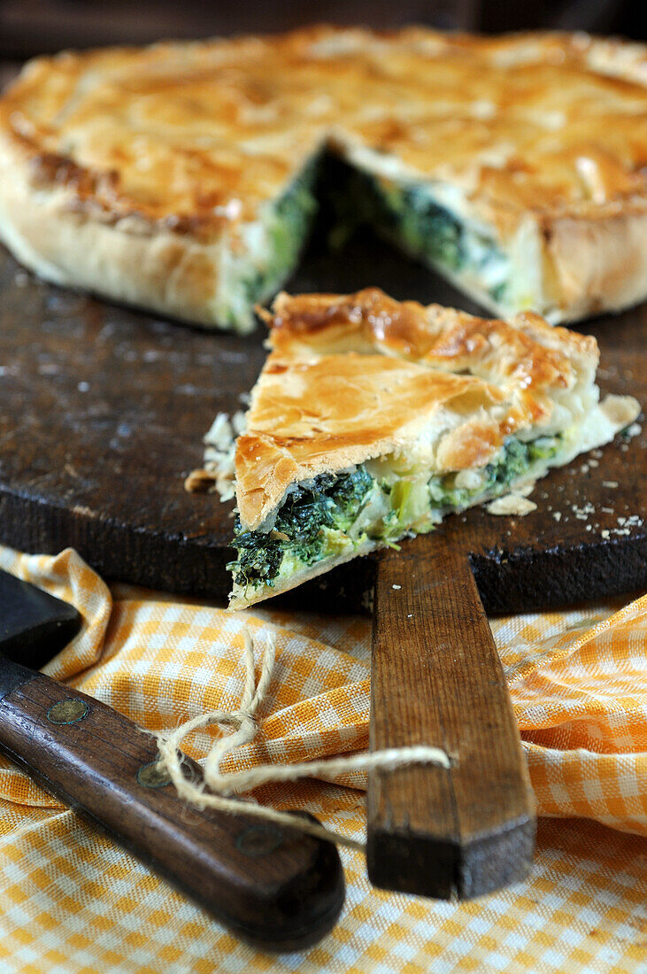 Broccoli pie with cheese