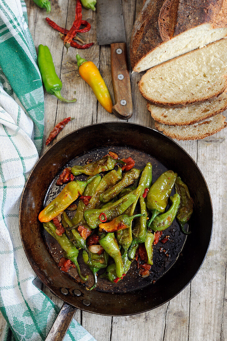 Green Friarelli peppers with garlic and olive oil