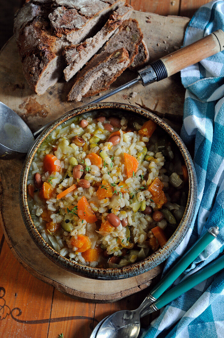 Dicke Minestrone mit Gerste