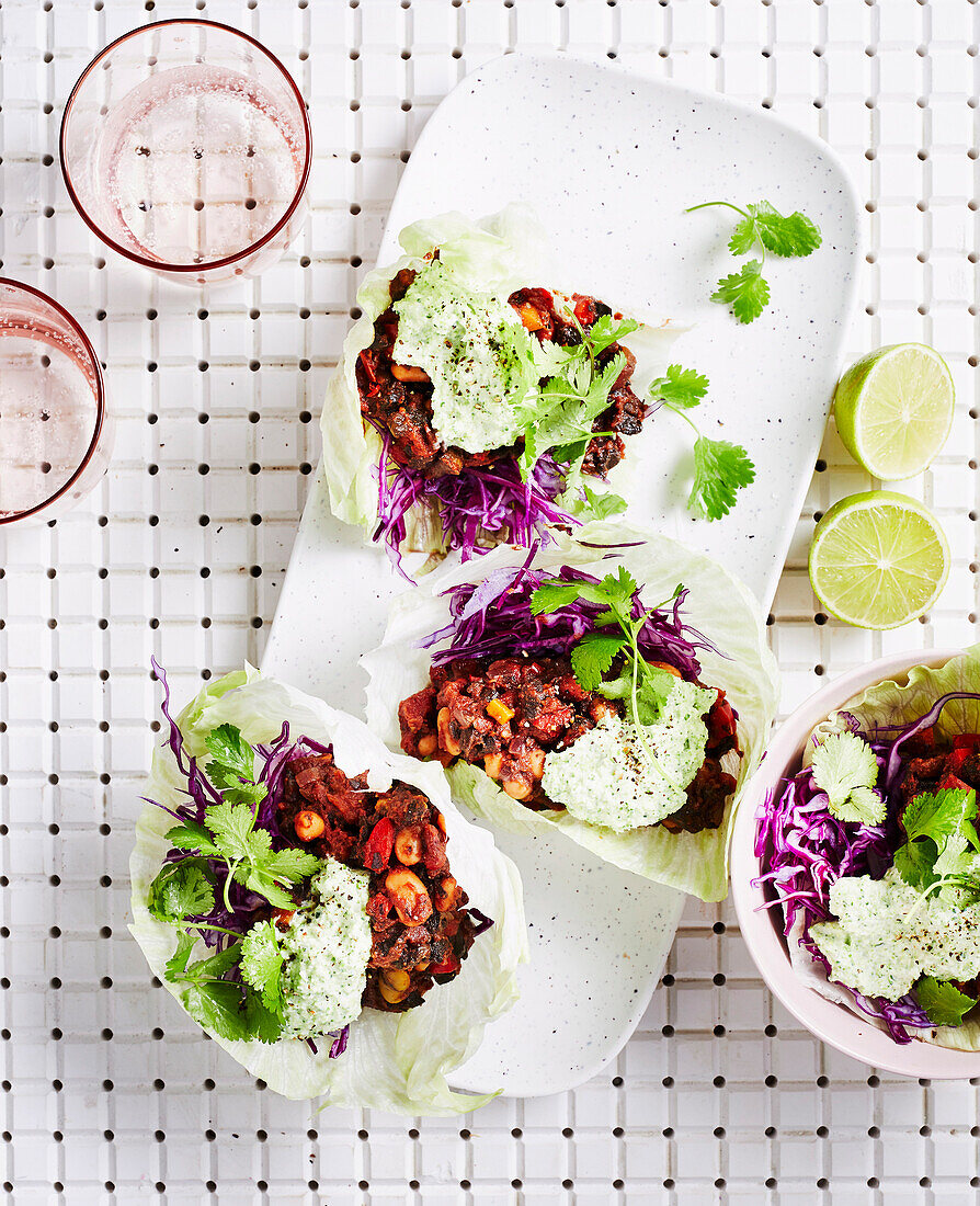 Speedy bean chilli with broccomole