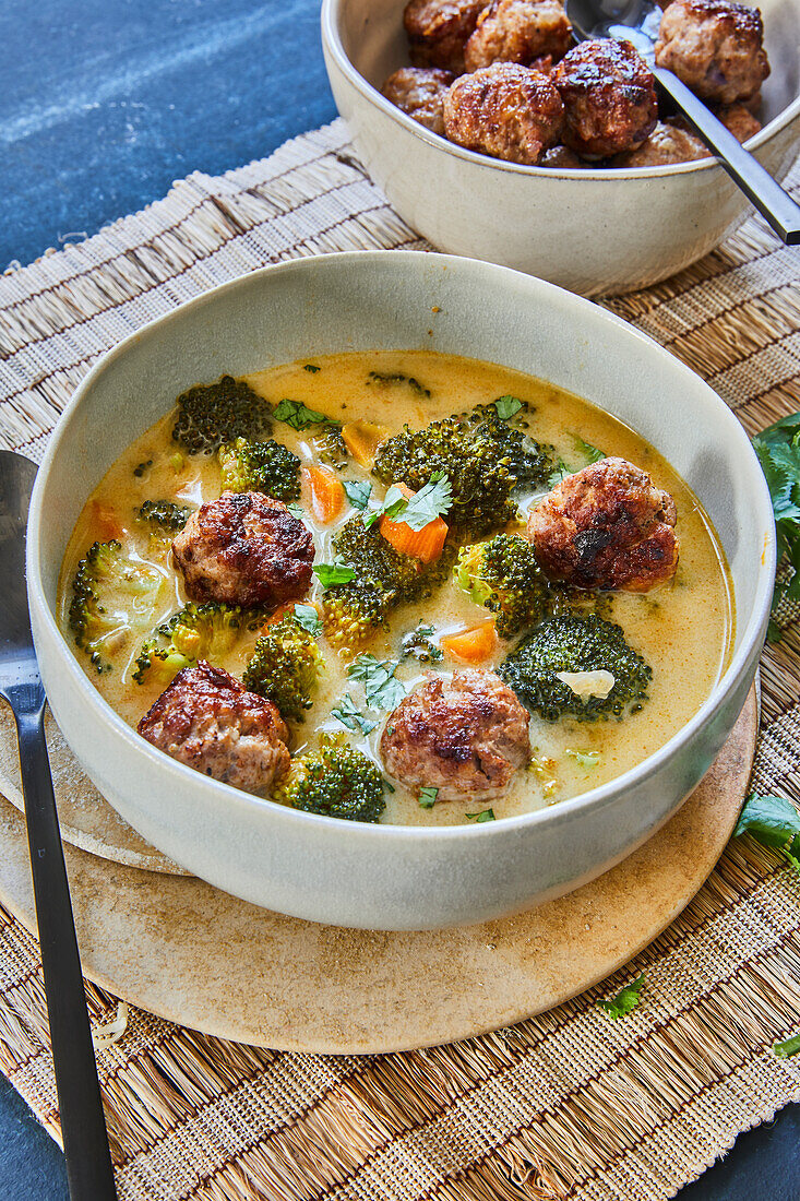 Thai curry soup with meatballs