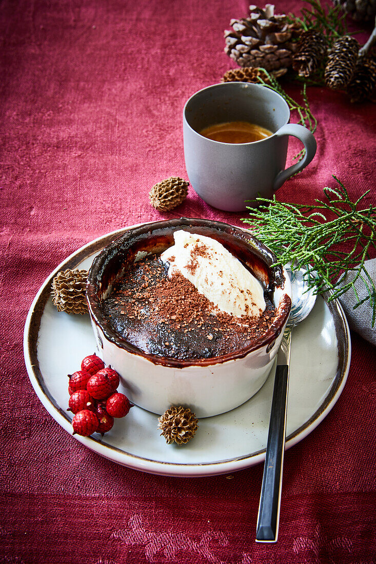 Warm chocolate cake
