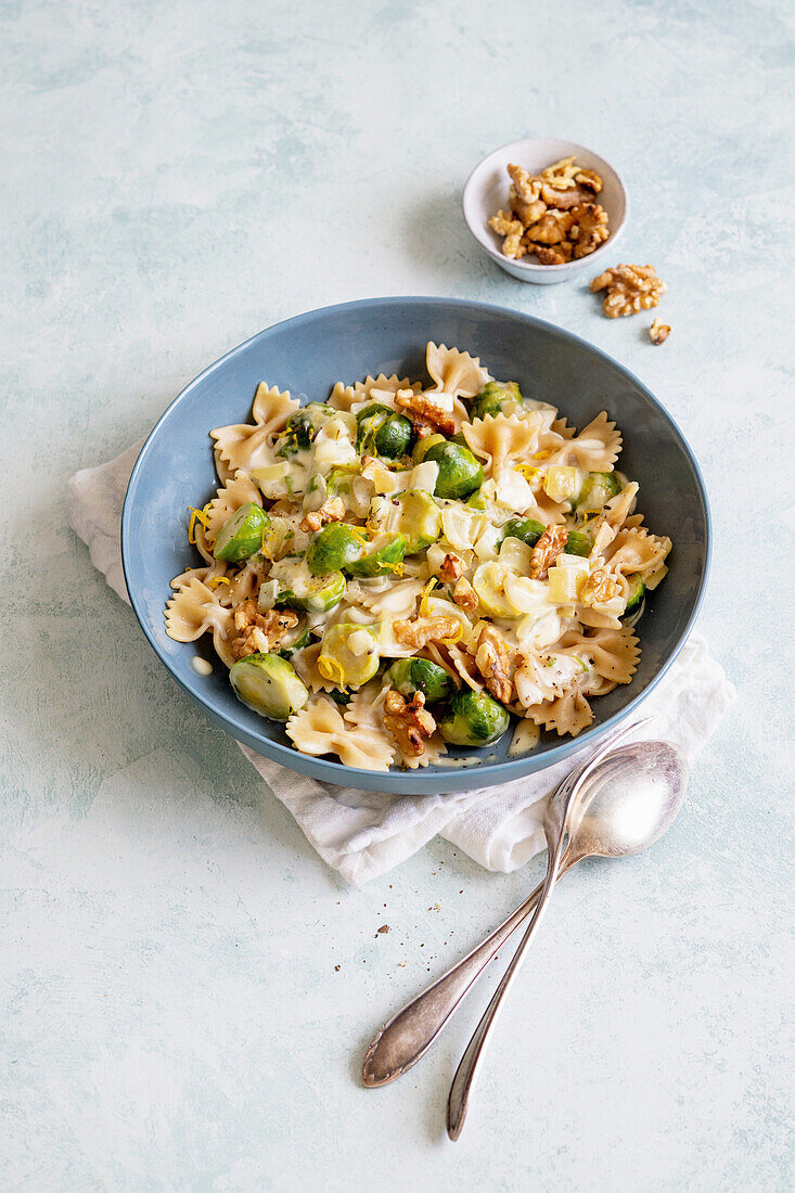 Rosenkohlpasta mit Walnüssen