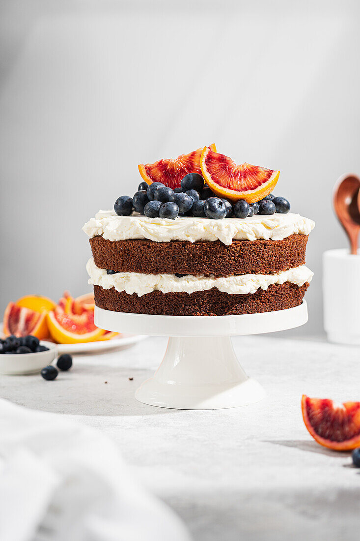 Naked Cake with blueberries and blood oranges