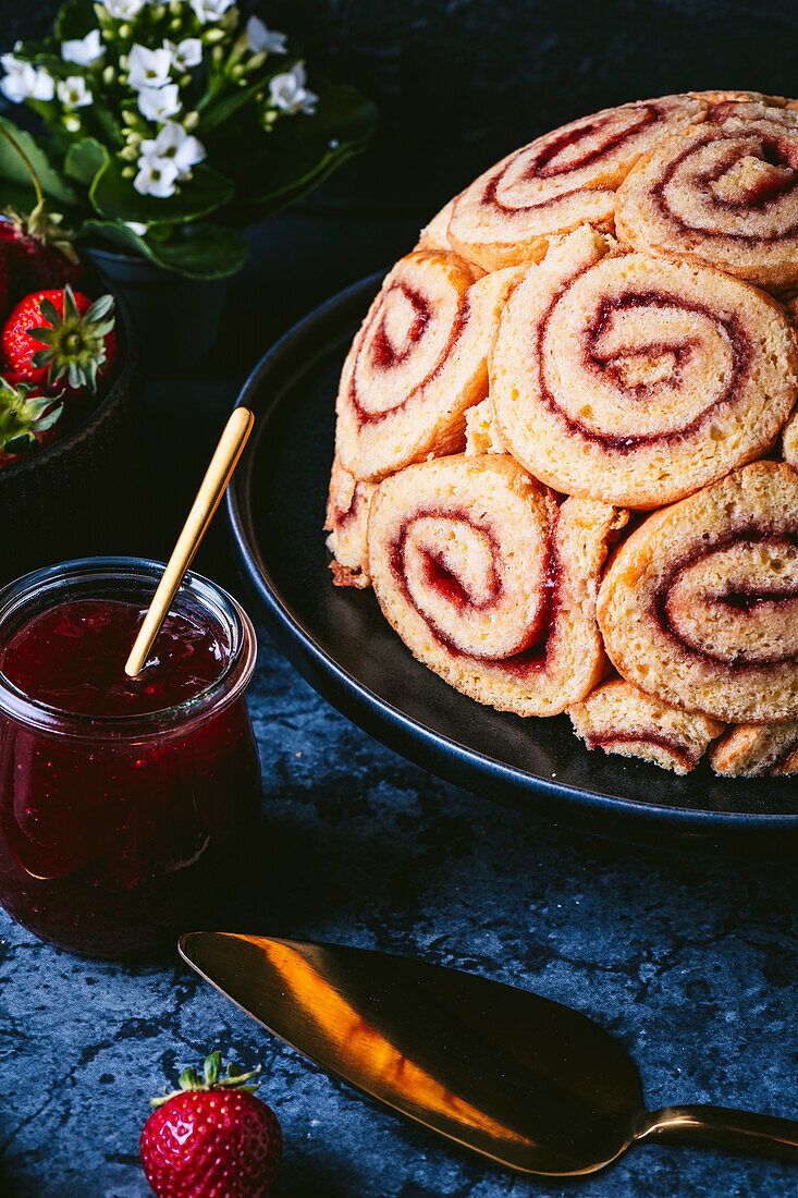 Strawberry sponge cake roll cake