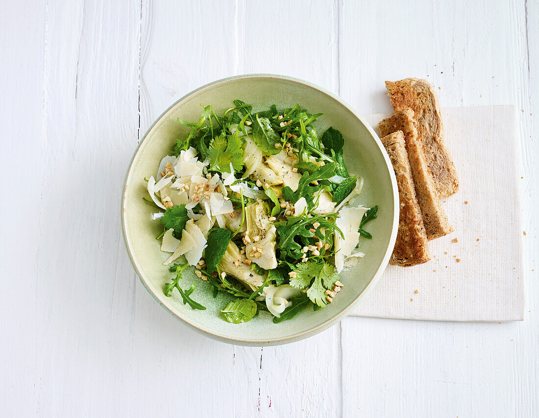 Artischockensalat mit Rucola, Minze und Pecorino